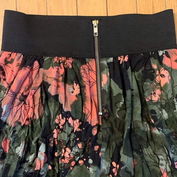 Floral Skirt - Picture 5 of 6